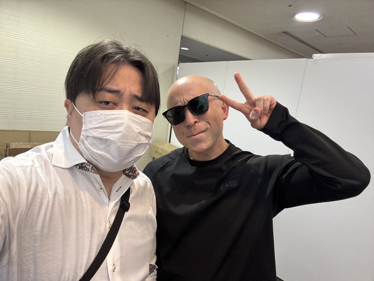oreteki_douga's tweet photo. 投資戦略フェア控室なう
スーパーインフルエンサーと合流しました https://t.co/NSLIZPAMqn