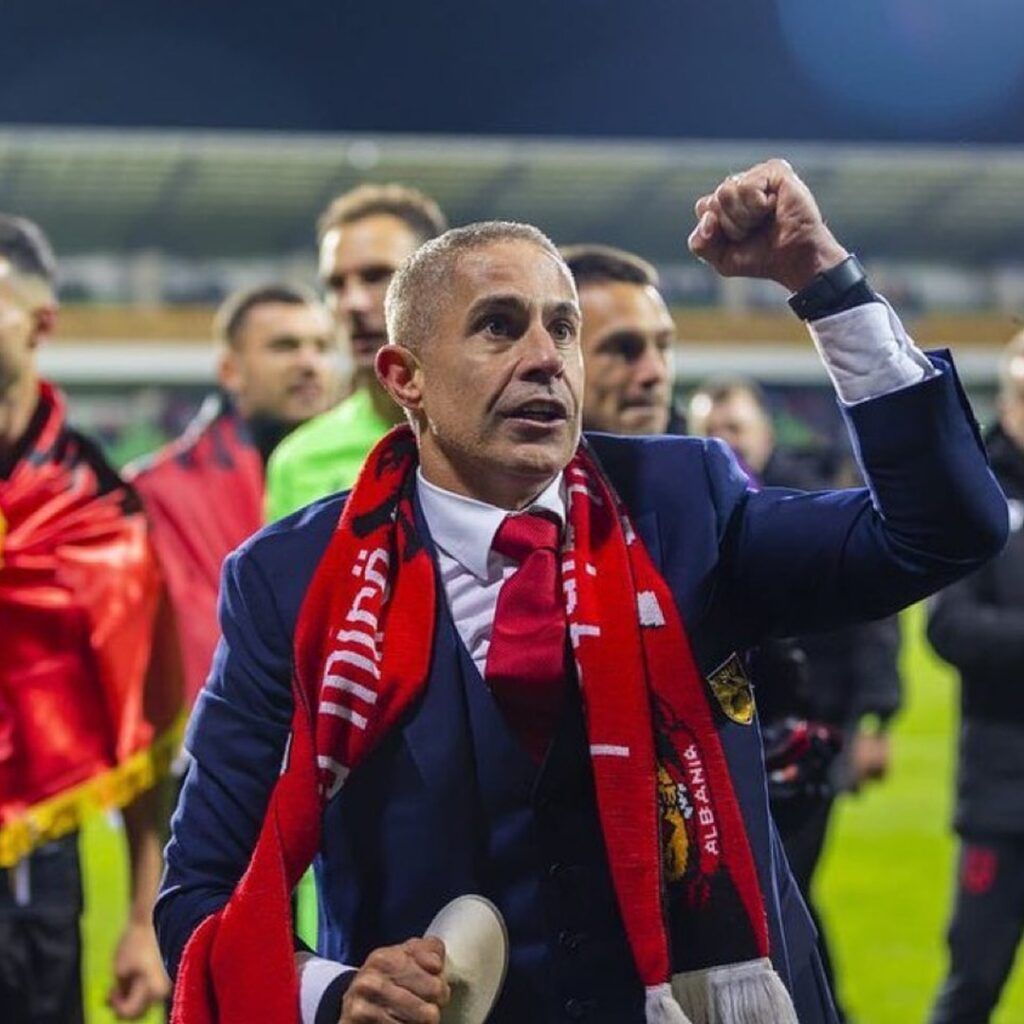 siteSportsJa's tweet photo. Corinthians corre contra o tempo para confirmar Sylvinho como treinador antes do Dérbi contra o Palmeiras, após a estagnação nas negociações com Ramón Díaz.

A diretoria segue trabalhando nesta sexta para fechar com o comandante antes do clássico.

🗞️ Time do Povo https://t.co/b0PiP2IkVd