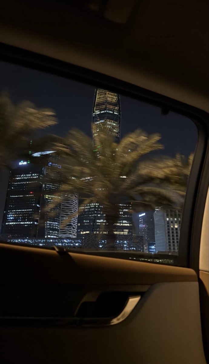 tq7iii's tweet photo. وفي الرياض شعوراً مُختلف، خصوصًا في لياليهَا. https://t.co/r9TCnDAgUZ