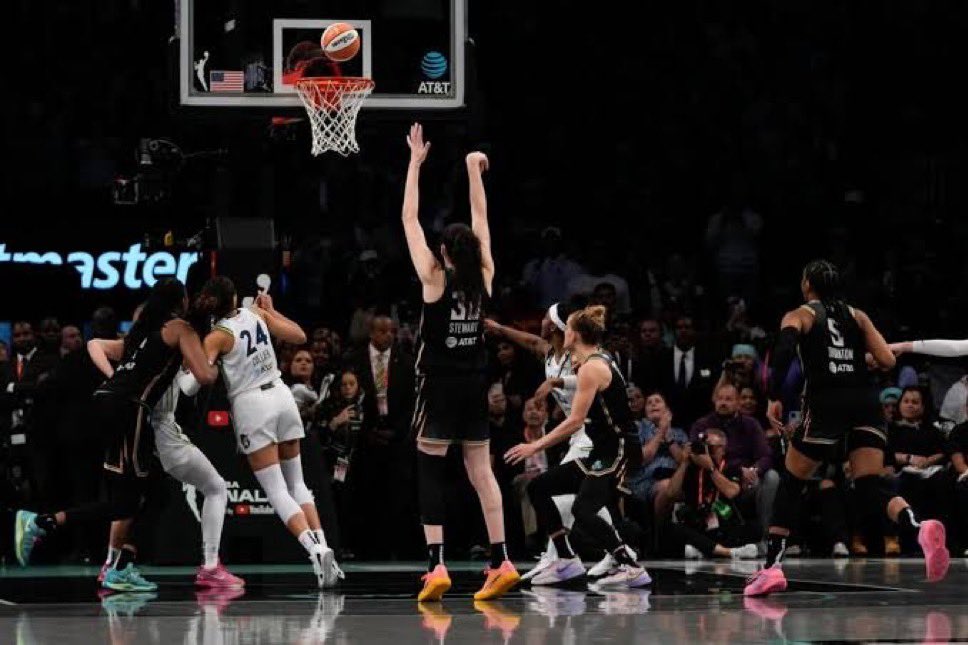 StewieMuse's tweet photo. Breanna Stewart during the 2026 postseason:

27.0 PPG
6.8 RPG
5.0 APG
4.0 SPG+BPG https://t.co/NSm2NhGREs