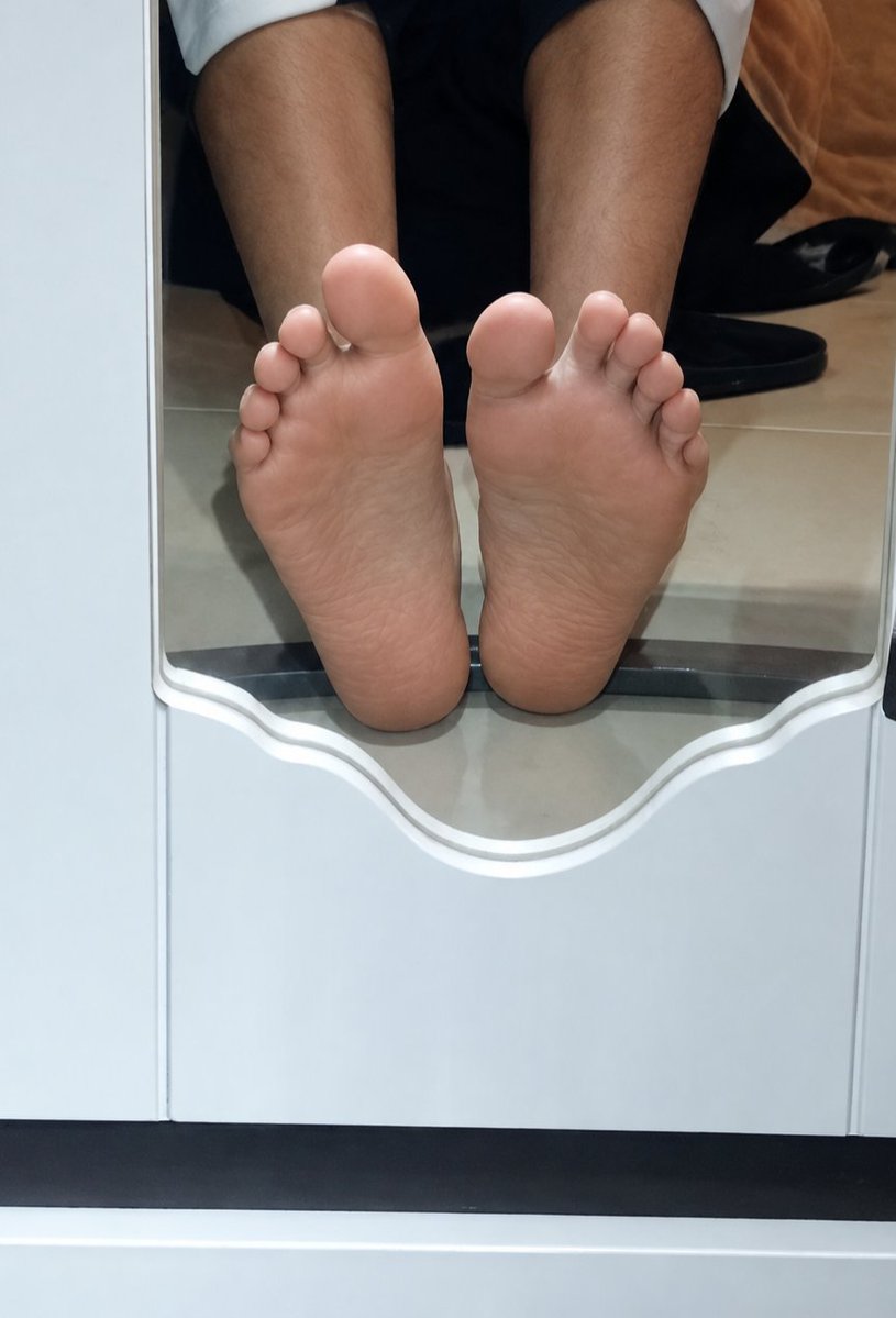 ALEw7zm's tweet photo. Te piso ?🙈 https://t.co/vbHBFBZHvo