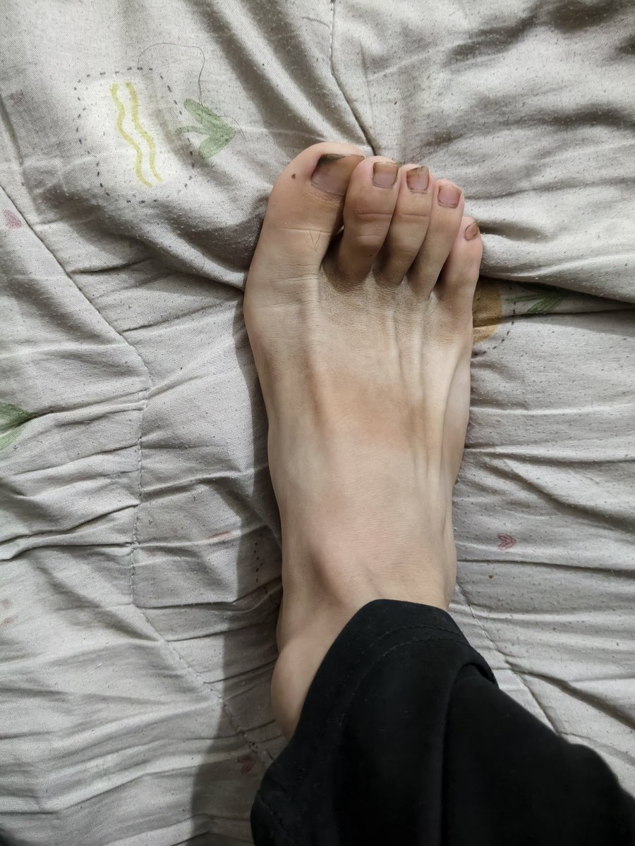 gaokemr24's tweet photo. 爹把你精虫勾出来 #直男崇拜 #直男 #恋足 #臭脚 https://t.co/bzlzFb6FUQ