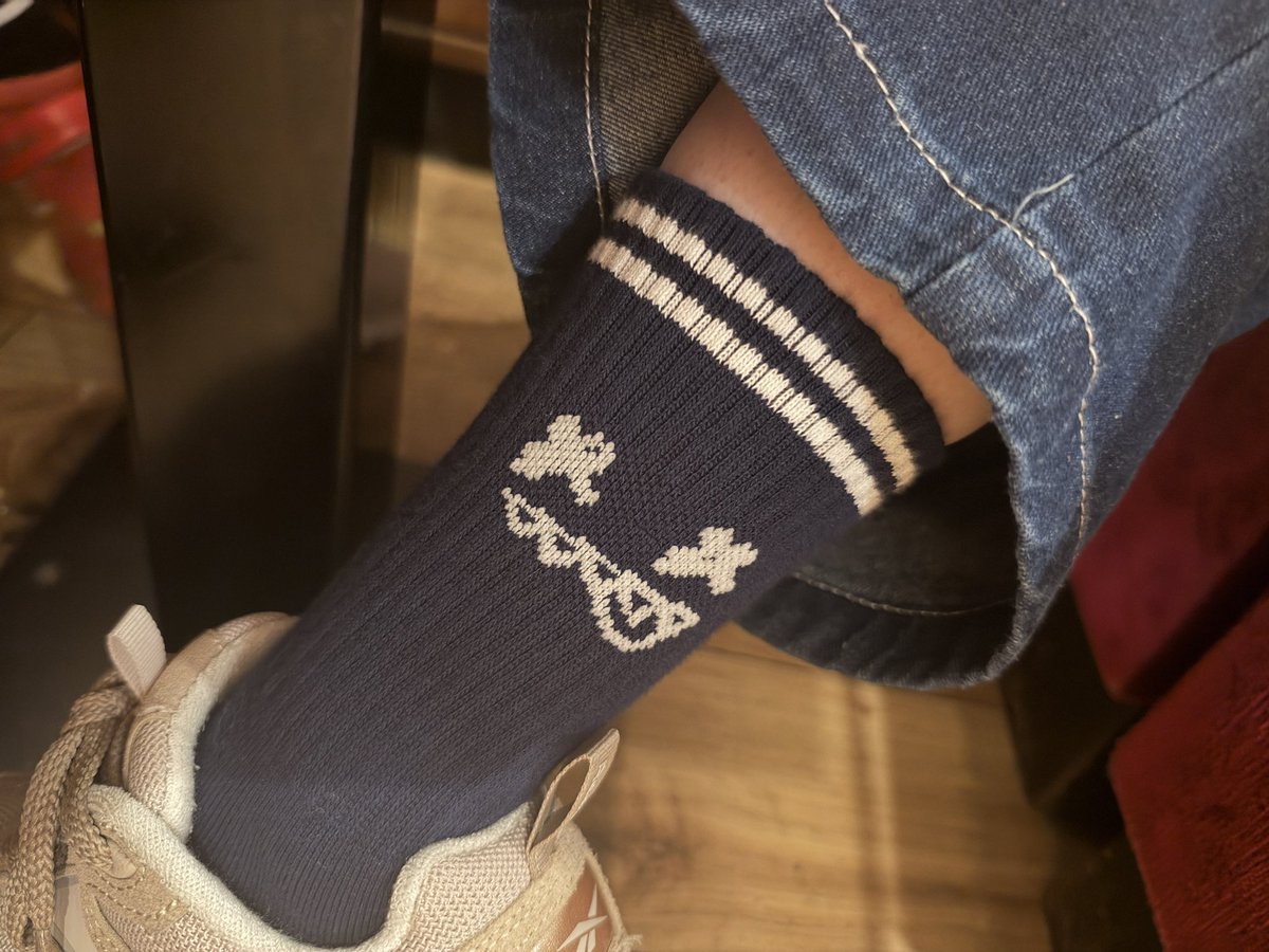 ______mr0510's tweet photo. お友達の靴下💙💙
ひろぱおめでとう〜🎂 https://t.co/KtG43TUeMV