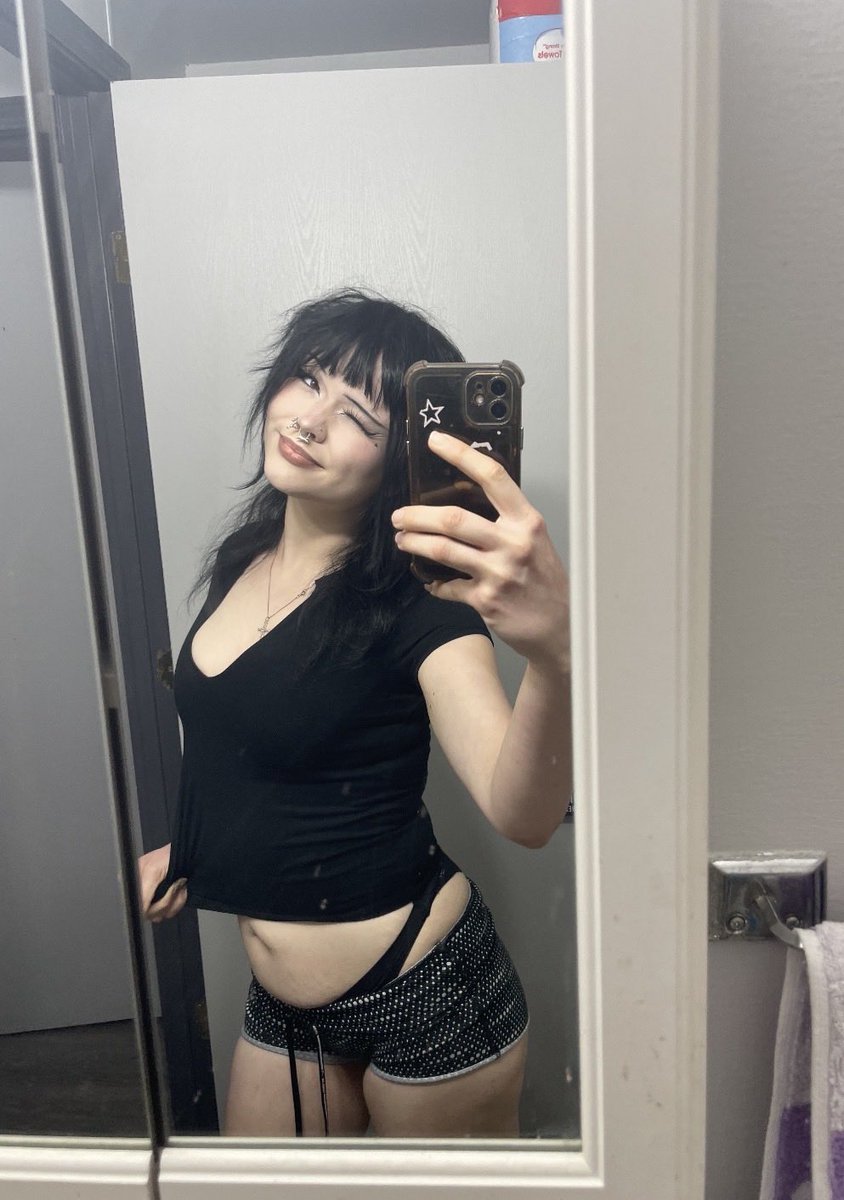 bokuwa2B's tweet photo. sexting and sending free DM ME https://t.co/NNZON3ORrI