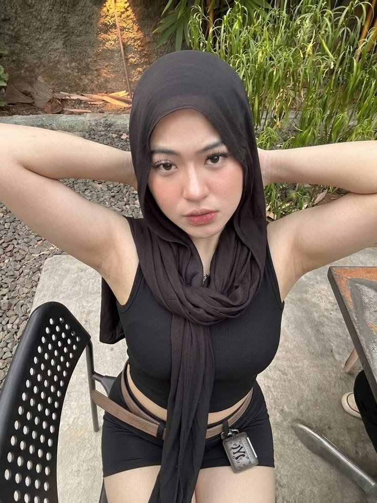 loca25loca's tweet photo. Tantri jilbb ada yg tau
https://t.co/pjYG4Uhdif https://t.co/4V87N2Smc1