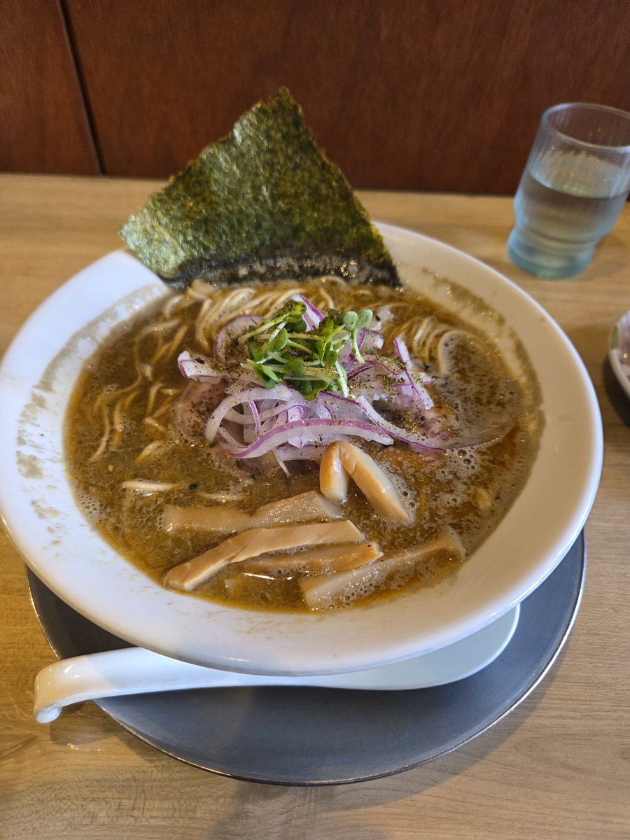 fried_ajiiii's tweet photo. にぼし七味ラーメン🫨
美味しすぎて完飲してしまった… https://t.co/zfsODEDj4J