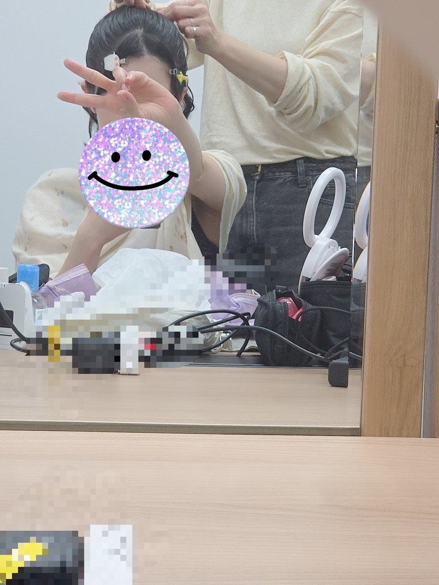 naobou_official's tweet photo. メイクなう！

皆様、朝からお集まりくださりありがとう……！！✨
今はどんな感じでお過ごしですか！？
体力温存しながらゆっくりしててね！

お天気もよくて気持ちがいい！🌱
みんなで楽しいリリイベにしましょう～～！☺️（東山奈央） https://t.co/lZHlcMLyNo