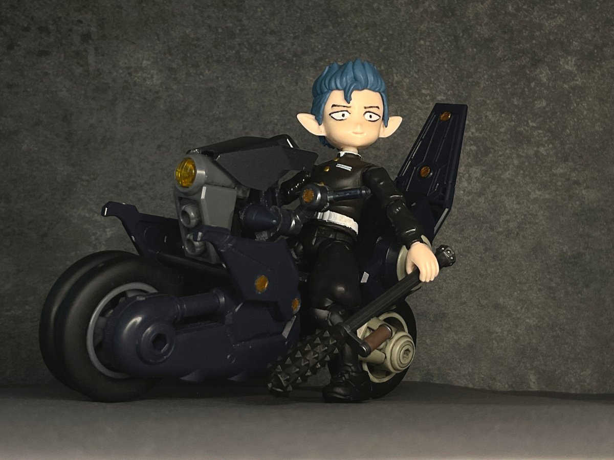 yuba_fig's tweet photo. ダルい先輩ミームを見かけたので、
軍都のダルい先輩
#リンクトラベラーズ https://t.co/fqymb957r5
