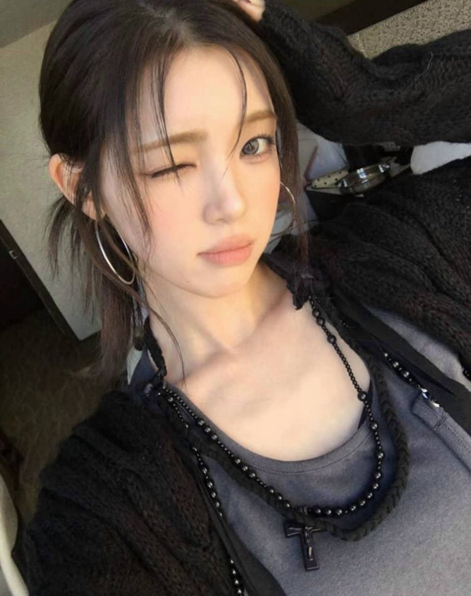 H2H_INA's tweet photo. 261010 #YUHA weverse post

NY🖤(NAYEON)

#Hearts2Hearts #하츠투하츠 #H2H
@Hearts2Hearts https://t.co/Qd06VGCRpw