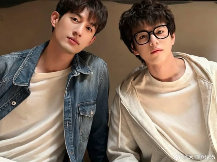 SkyZt10's tweet photo. ✨ 365 DAYS OF AYLIO ✨

One year of precious moments and happiness. May your days keep blooming with love and warmth. 🌻🧡

Happy 1st Anniversary, Ayden &amp; Elio!. Always rooting for you♡☀️🍊

 #Aylio #Aylio1010FirstAnniversary https://t.co/r8glUYcWhy