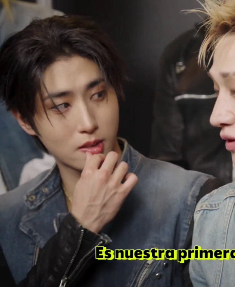 strawariberri's tweet photo. jisung wanted chan so fucking bad during this interview omfg https://t.co/UFoshyY1Fy