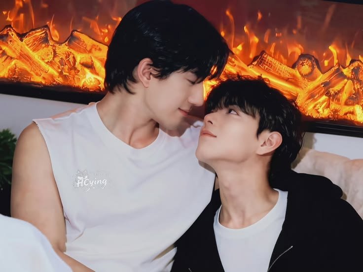 SkyZt10's tweet photo. ✨ 365 DAYS OF AYLIO ✨

One year of precious moments and happiness. May your days keep blooming with love and warmth. 🌻🧡

Happy 1st Anniversary, Ayden &amp; Elio!. Always rooting for you♡☀️🍊

 #Aylio #Aylio1010FirstAnniversary https://t.co/r8glUYcWhy