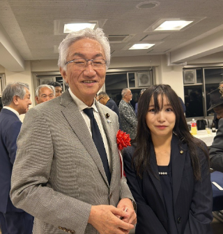 GordonInspector's tweet photo. 自民党 西田昌司議員や
鳩山由紀夫元首相

よく岡本さゆりなんかと写真撮れるなぁ

長井秀和が暴露してたけど
岡本に選挙後にホテルに誘われて
そのうえ不義理をされたとして
「枕営業・美人局疑惑が浮上」 してたよな

※👇に動画貼っておきます https://t.co/gp36C9k6XL