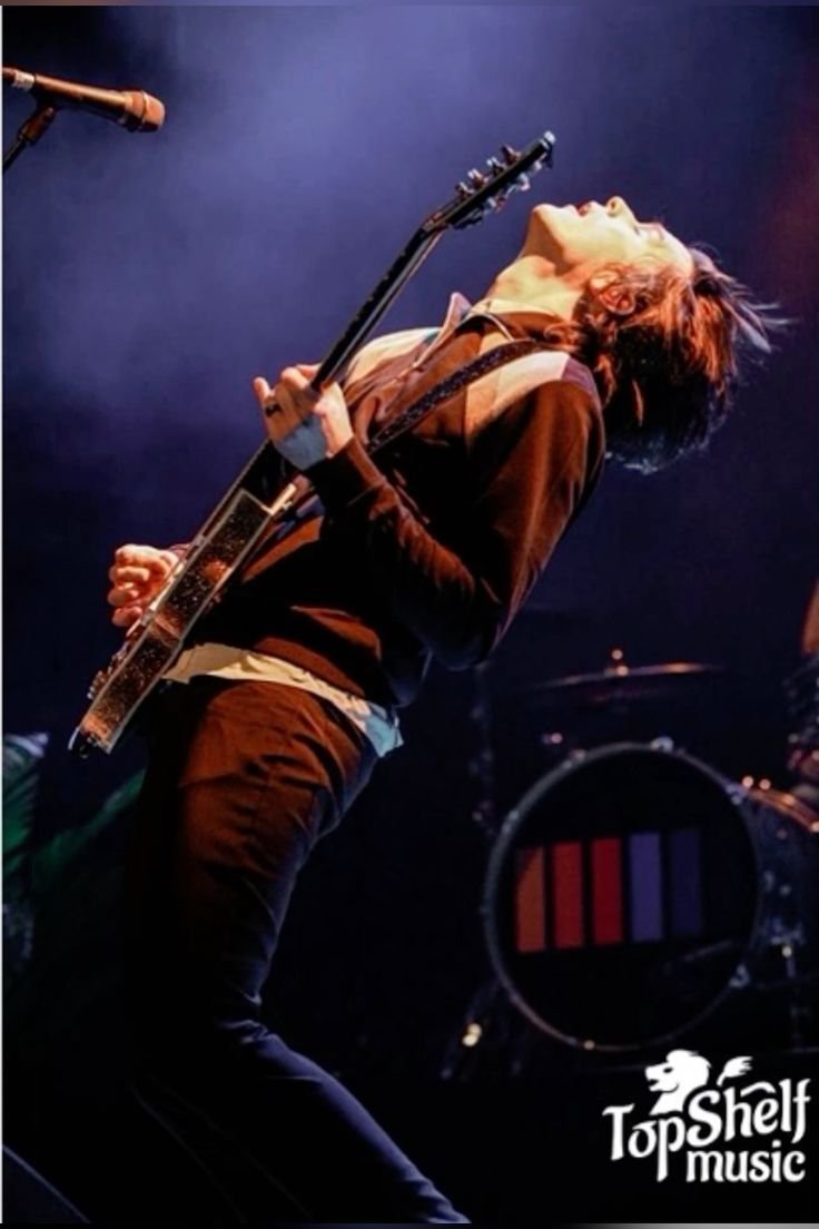 dailyDWeekes's tweet photo. love when he does this https://t.co/xCFvcrgzKG