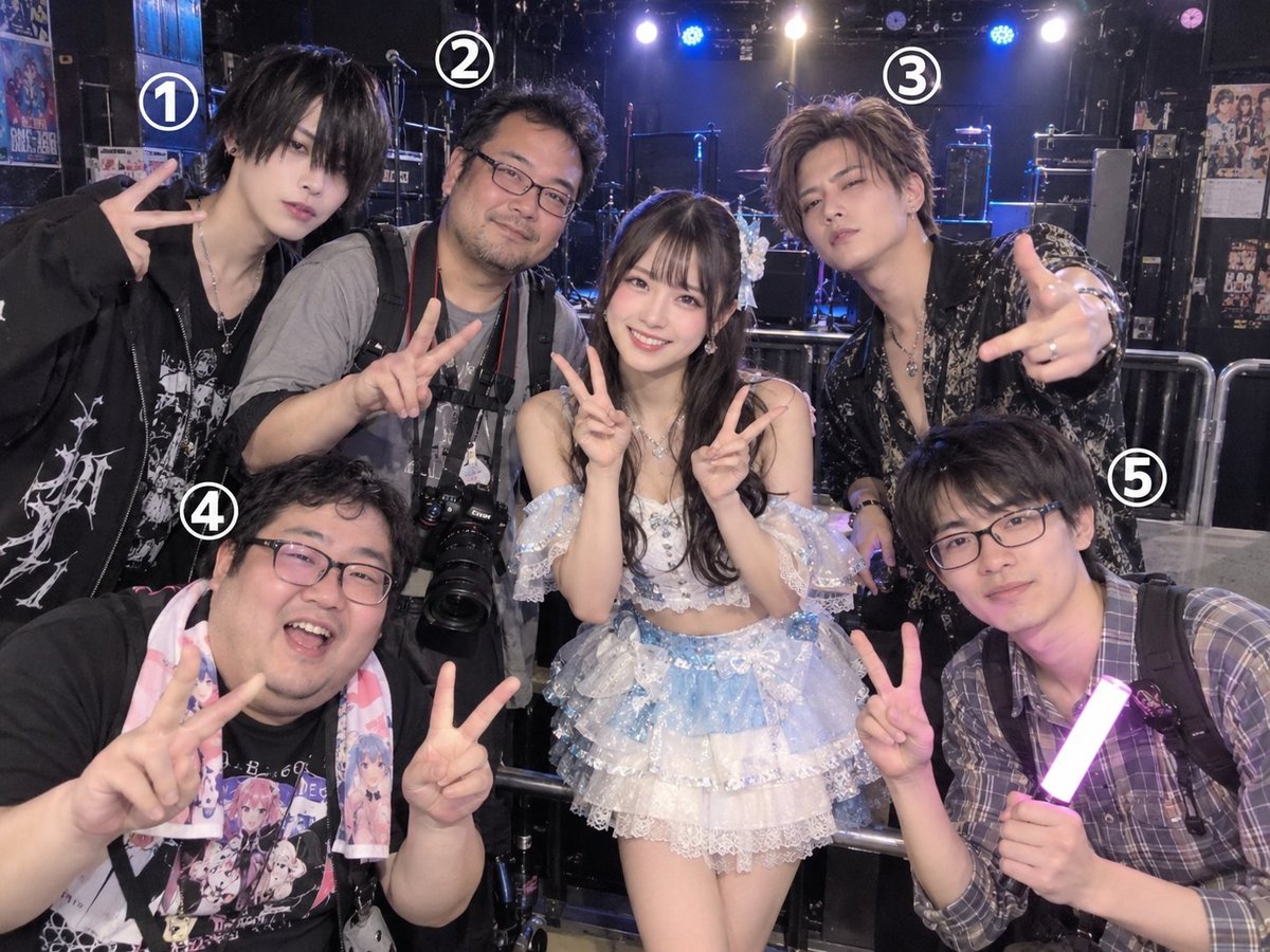 more_8170's tweet photo. このアイドル、誰と繋がってそう？ https://t.co/HCQycoHaVl