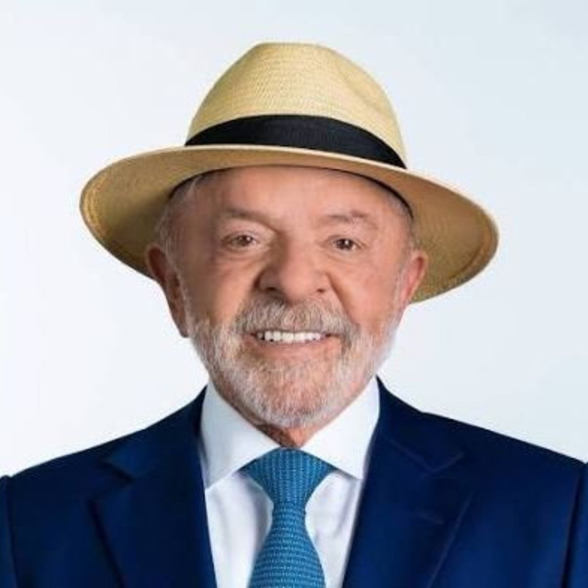 sabrinacardigan's tweet photo. CARPENTERS COM LULA ⭐

#EleNão #FandomsComLula https://t.co/at3cXWITpD