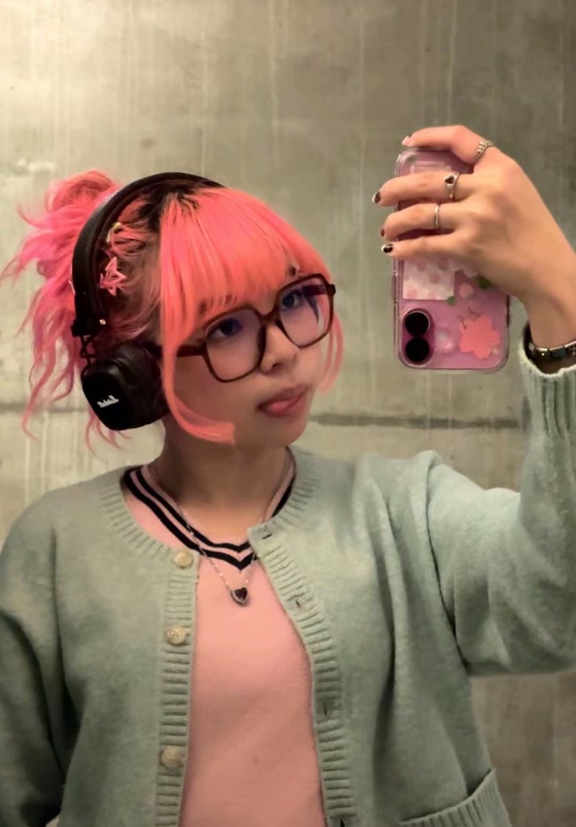 florilechia's tweet photo. 𑣲 #promotwt #moothunt d2

𐔌 chiya  23  s/they
♡ ︎-18 , NSFW , shedtwt DNI !
♡ ︎eng/fil/kr
♡ ︎ anime, kpop, cosplay, books, occasionally games :3
 
۪ ֯  ♡ / ↺  to moot up .ᐟ.ᐟ 

#anitwt #cosplaytwt #kpoptwt #stantwt #hoyotwt #wuwatwt https://t.co/4LXE0auaR0