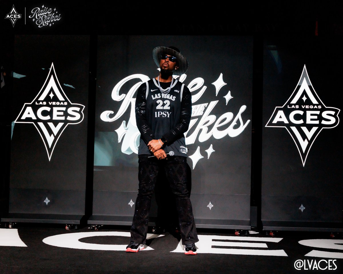 LVAces's tweet photo. It's Friday night and we feel alright 🎶

Thanks @montelljordan for showin' out at The House!

Presented by @Vegas_Tickets // #RaiseTheStakes https://t.co/WCxQgDWAaK