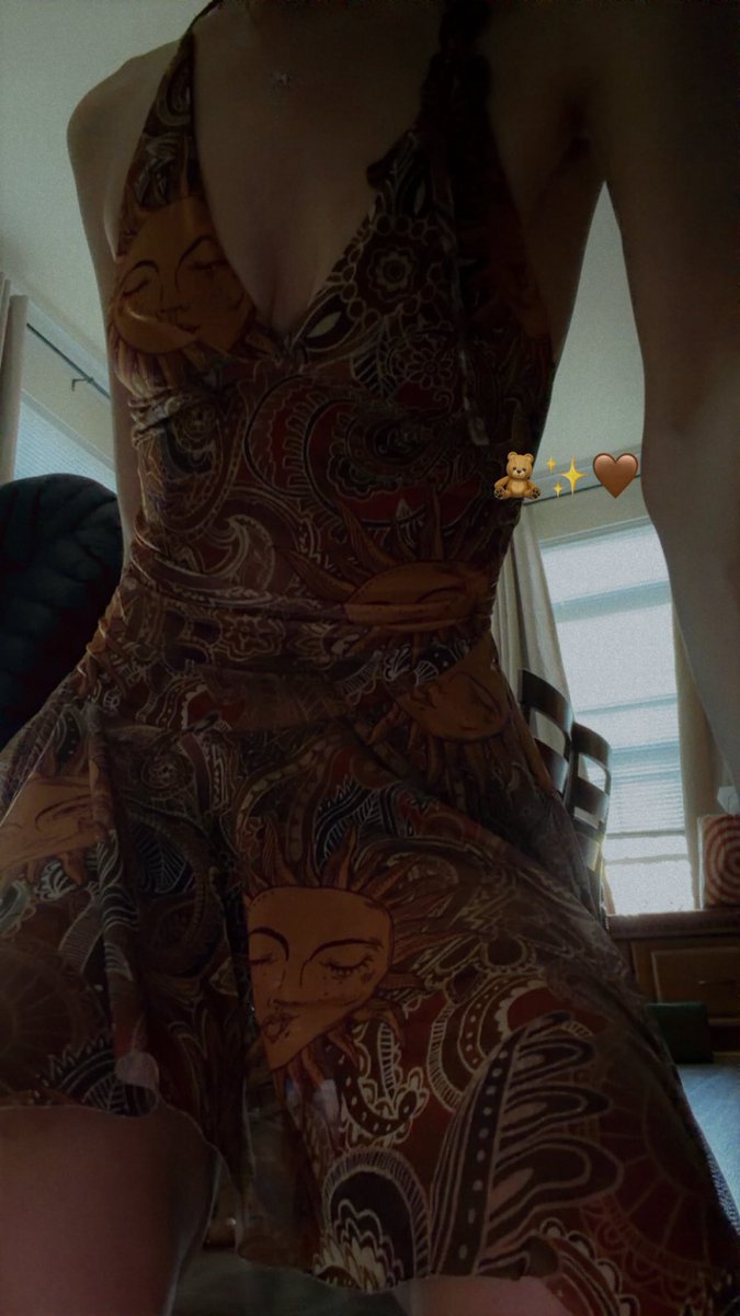 ThinkingNessie's tweet photo. wearing dresses while still possible 🍂 https://t.co/U3KIjWtJfY