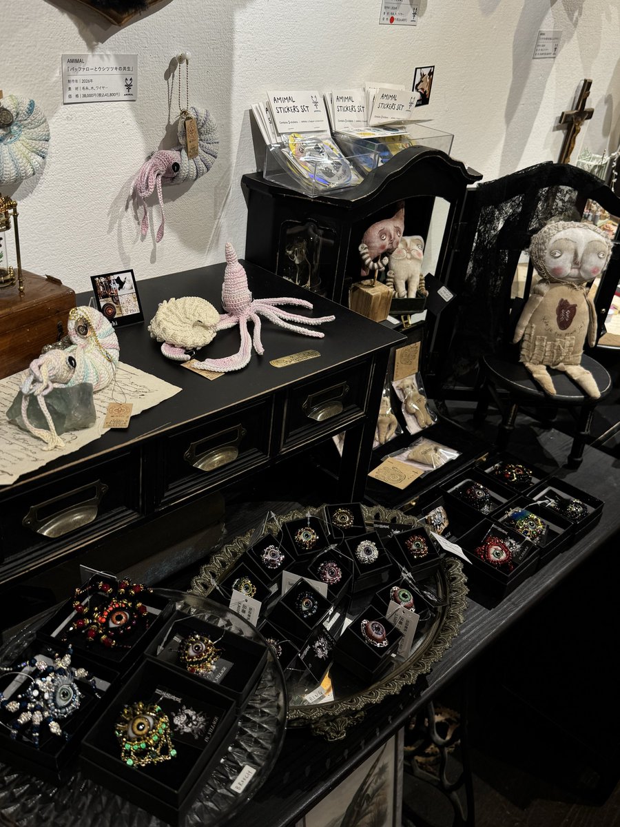 Guignolinfo's tweet photo. #夜の博物館展 本日も12時よりオープン🕯️
追加入荷作品も並んでおります！
皆様のご来館お待ちしております💎 https://t.co/AweTjlK8uK