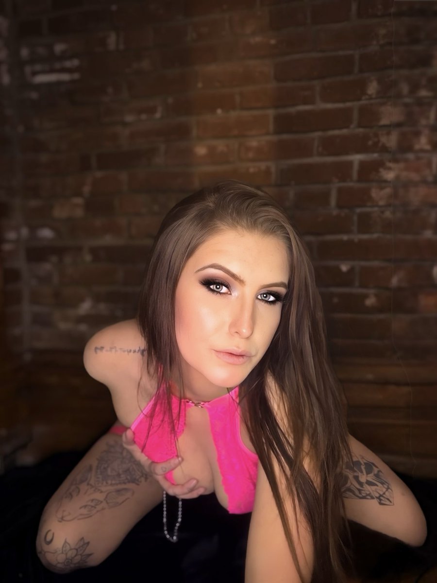 sinfulbarbiexo's tweet photo. 💋 Pretty in pink… but don’t let that innocent look fool you. 😈💗
Feeling a little lonely, a little bored, and maybe just a little too naughty tonight… 👀🔥
This is just a teaser, baby. The real question is… are you curious enough to see what I’m keeping to myself? 😉💌 https://t.co/9yVrU0e87B