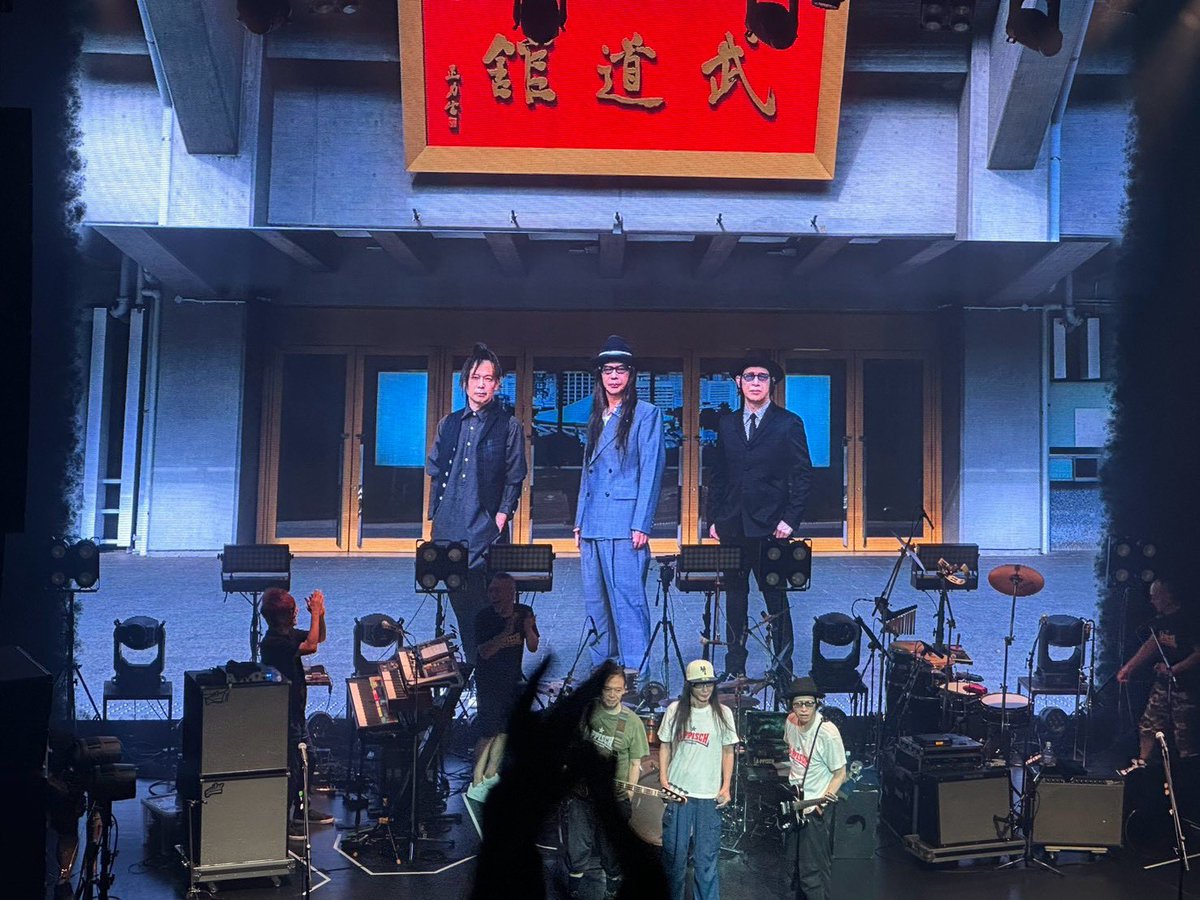 KyoichiOfficial's tweet photo. レピッシュツアー無事終了
今回のツアーも客席からのパワーにシビレまくりました
来年の40周年に向けて
シビレ返せる様精進します
ふんならば！ https://t.co/4OG3QnZ8fn