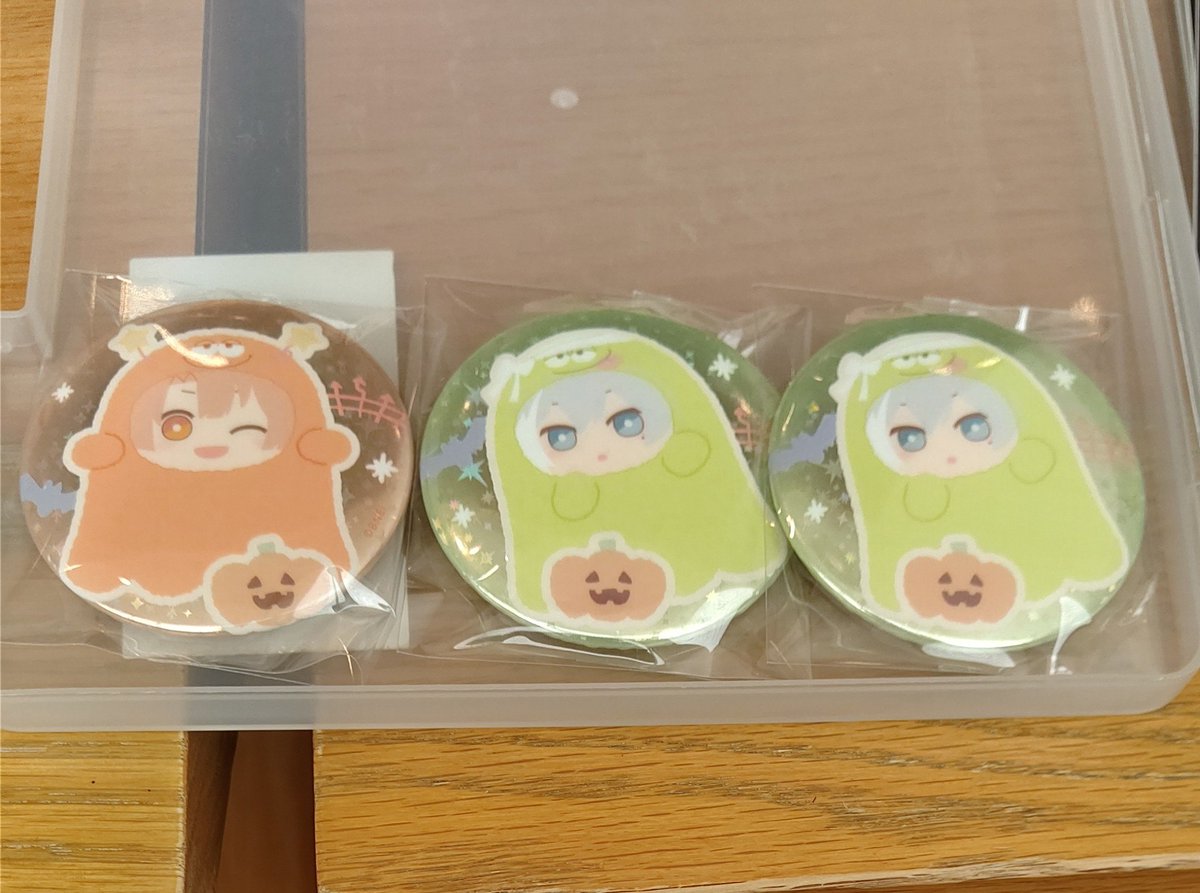 unimal2's tweet photo. [交換］
アイナナ  モフハロ 購入特典 ステッカー 缶バッジ

求⇒大和　楽　龍之介

譲⇒画像参照　
三月　ナギ　陸　☆百　千　☆悠　トウマ　巳波　虎於

☆は楽との交換のみ

現地15:30 頃まで交換可　
郵送、手渡し(固定リプ欄参照）

#ととな取引 https://t.co/IjddUNhcAI