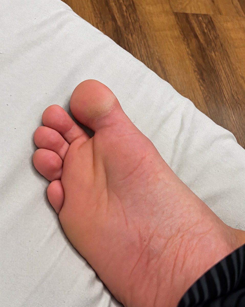 pgmmgsp18's tweet photo. Vem terminar sua noite e se perder no pezão aqui! 🥵👅😈🦶🏻 

#PésMasculinos #PésBonitos #FootFetish #FeetLovers #FootFans #Pés #FotosDePés #FeetPics #FeetContent #FootModel #SolaDosPés #ConteúdoExclusivo #PackDePés #VendaDeFotos #FeetForSale #BrazilianFeet #findom #cashmaster https://t.co/U0omgKlZYB