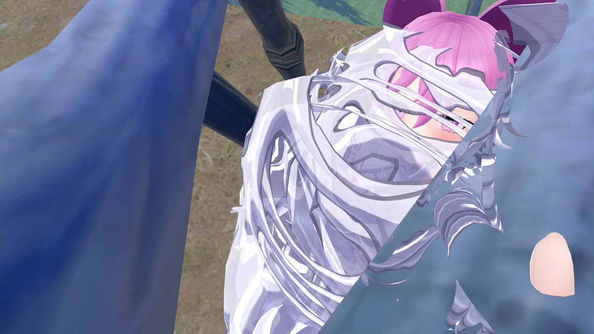 PreciousPikaAlt's tweet photo. クモの巣はネズミを捕まえるのにとても効果的だ……。もがけばもがくほど、ますます絡まってしまう……。粘着性のあるものは非常に効果的だ。特に、何も見ずにうっかりそれに突っ込んでしまったときは……。 https://t.co/wdi6lWu5CM