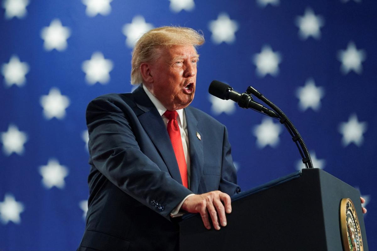 nypost's tweet photo. Trump mocks New York for switching 'mother' to 'gestating parent' in state law during Syracuse rally https://t.co/wBxAdjT6BX https://t.co/mtoFVwp7PV