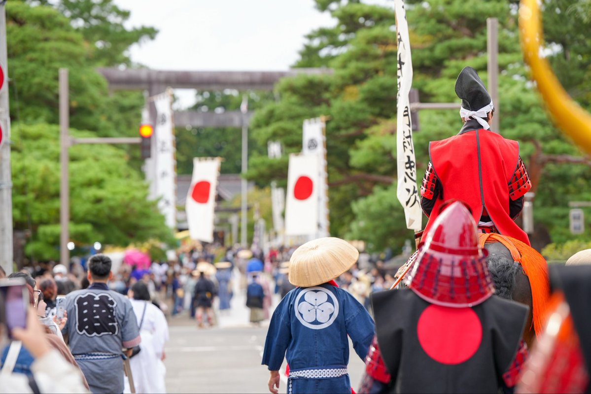 jinjahan0817's tweet photo. 令和8年10月6日
149年目の荘内大祭が斎行されました。
今年は酒井家初代忠次公役として、山形県出身の俳優 和田琢磨様をお迎えいたしました。

故郷山形でのご奉仕を喜んでくださいまして、朱塗りの甲冑に身を包み忠次公として口上を述べていただきました。

ご奉仕ありがとうございました。これからのご活躍をお祈り申し上げます。

撮影:楽智

※事務所の承諾をいただき掲載しております。