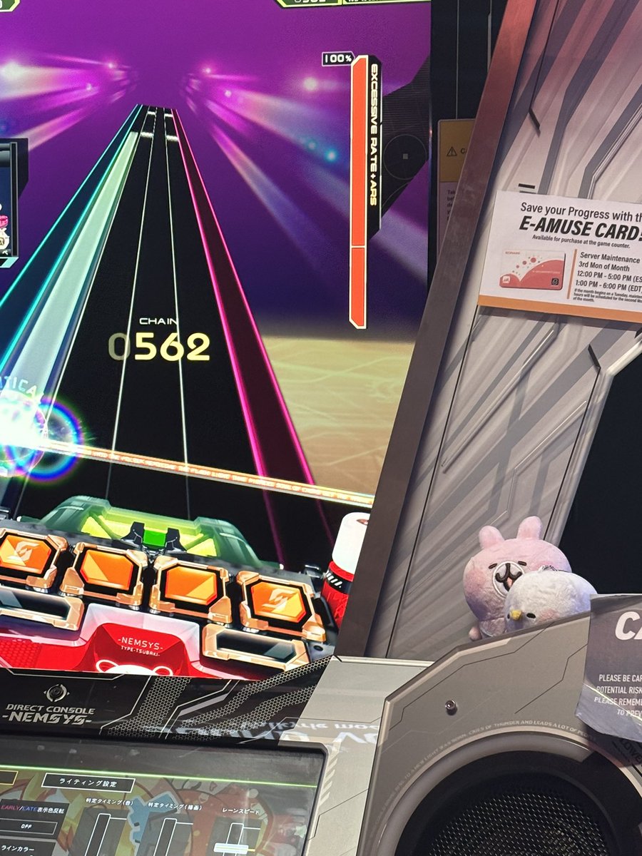 ryonaww's tweet photo. they are watching .!!! arcade friends 🐇🐣 https://t.co/MUc4qMuOy5