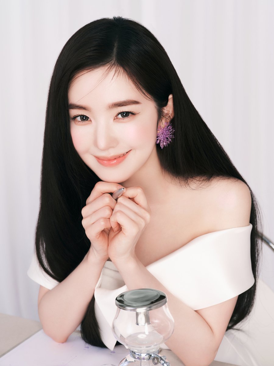 RVsmtown's tweet photo. 2027 Red Velvet SEASON’S GREETINGS

COMING SOON

#2027SEASONSGREETINGS #RedVelvet https://t.co/lplBMXKRGO