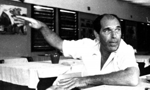 Granma_Digital's tweet photo. 🎭💔ǀ El pasado 28 de septiembre se cumplieron 5⃣años del fallecimiento de Manuel Porto (1945-2021), uno de los grandes referentes de la actuación cubana. Tal vez fue cosa del destino que coincidiera la fecha de su nacimiento con la de su muerte.
🔗https://t.co/4NpVhhFHQo https://t.co/y7yNJxlhjo