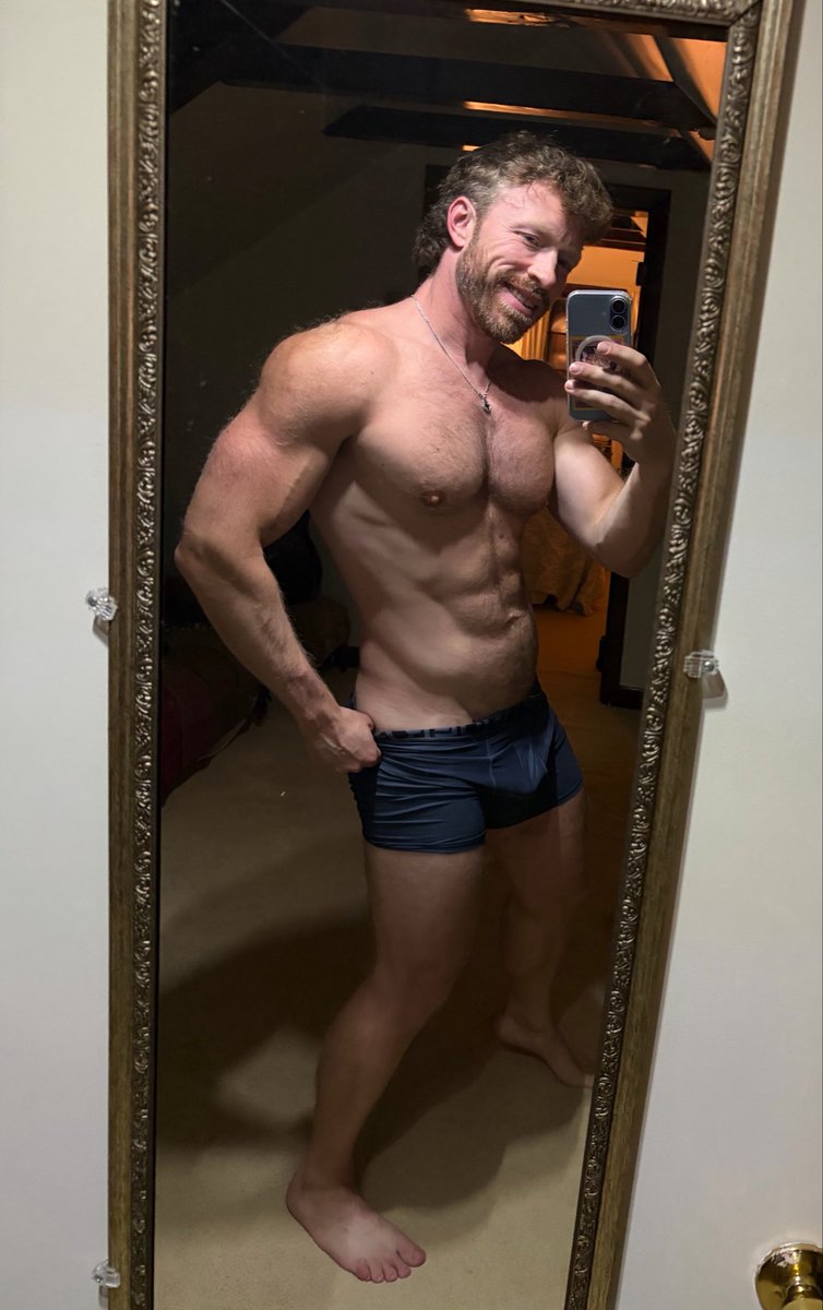 swellmacks's tweet photo. good night boys 😘 https://t.co/XMVp0oG9bx
