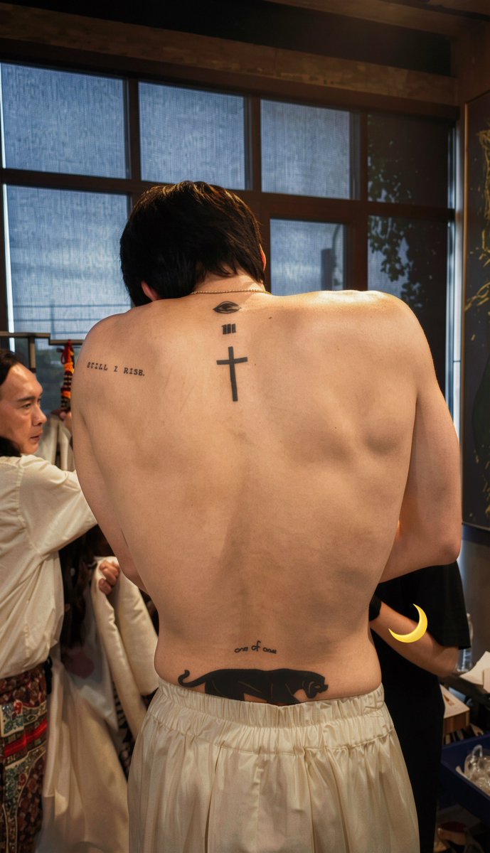firzaGyu's tweet photo. 😍 good morning my sunshine 🌞 sukses buat hari ini sayang2 aku 🖤🤍

makasih juga asupan Tingmeen topless nya, jadi makin tau dengn jelas tulisan Tattoo dibadan krating 😭🫶
©️naga_naga https://t.co/hzJBKqarAz