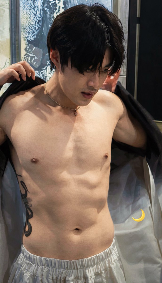 firzaGyu's tweet photo. 😍 good morning my sunshine 🌞 sukses buat hari ini sayang2 aku 🖤🤍

makasih juga asupan Tingmeen topless nya, jadi makin tau dengn jelas tulisan Tattoo dibadan krating 😭🫶
©️naga_naga https://t.co/hzJBKqarAz