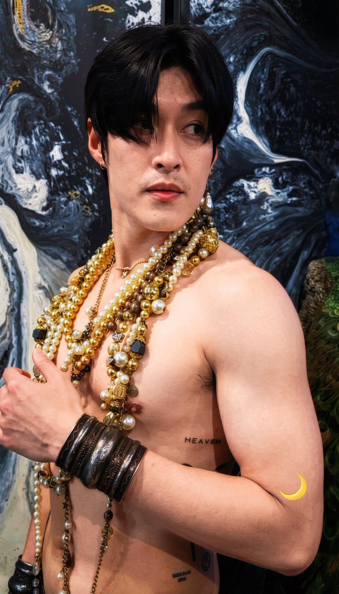 firzaGyu's tweet photo. 😍 good morning my sunshine 🌞 sukses buat hari ini sayang2 aku 🖤🤍

makasih juga asupan Tingmeen topless nya, jadi makin tau dengn jelas tulisan Tattoo dibadan krating 😭🫶
©️naga_naga https://t.co/hzJBKqarAz
