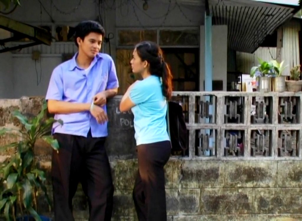martiniblueue's tweet photo. "ang pangit-pangit ng mundo. pinagtyatiyagaan ko lang. tapos dumating ka. tapos ginising mo 'ko. tapos sinabi mo, ba't ako magtyatiyaga?"

endo (2007) dir. jade castro https://t.co/bzP3vYXtZO