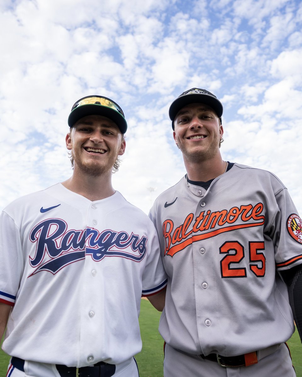 MLBazFallLeague's tweet photo. Tar Heels connection out in the Valley!
Vance Honeycutt & Casey Cook, teammates at @DiamondHeels from 2022-2024, linked up after tonightβs game in Surprise! https://t.co/8T7xCwzFcO