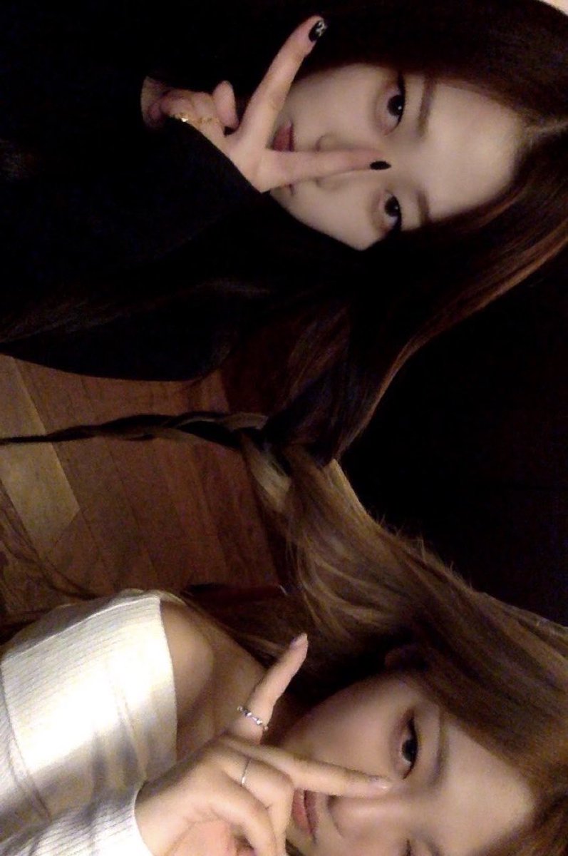 roxknnroll's tweet photo. 이사이에 4년잇음… https://t.co/AiUG8xEHeS