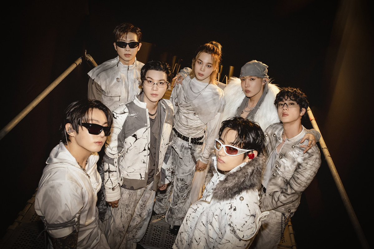 sugamihoney's tweet photo. ⭐️ BTS WORLD TOUR ARIRANG / SURPRISE SONGS

🇰🇷 GOYANG
dia 1 - Mikrokosmos & I Need U
dia 2 - Take Two & DNA
Dia 3 - Spring Day & RUN

🇯🇵 JAPAN
dia 1 - Save Me & Crystal Snow
dia 2 - Dope & For You

 🇺🇸 TAMPA
dia 1 - Permission To Dance & Magic Shop
dia 2 - Boy With Luv & Pied Piper
dia 3 - Life Goes On & Silver Spoon

🇺🇸 EL PASO
dia 1 - ON & Outro Wings
dia 2 - Dionysus & Best Of Me

🇲🇽 MÉXICO 
dia 1 - Boy In Luv & So What
dia 2 - We are bulletproof pt2 & Just One Day 
dia 3 - Airplane pt2 & Spring Day

🇺🇸 STANFORD
día 1 - N.O & Anpanman
dia 2 - Dope & Blood,Sweat and Tears
dia 3 - I Need U & No More Dream

🇺🇸 LAS VEGAS
dia 1 - Permission To Dance & Go Go
dia 2 - Black Swan & Spine Breaker
dia 3 - Anpanman & Attack On Bangtan
dia 4 - Boyz With Fun & Danger

🇰🇷 BUSAN
dia 1 - Paldogangsan & Ma City
dia 2 - Ddaeng, Dimple & Magic Shop

🇪🇸 MADRID
día 1 - Airplane Pt2 & Outro:Wings
dia 2 - Mikrokosmos & Best Of Me 

🇧🇪 BRUSSELAS 
día 1 - Tomorrow & Boy With Luv
día 2 - ON & For Youth

🇬🇧 LONDON
día 1 - Life Goes On & Dionysus
día 2 - Save Me & Young Forever

🇩🇪 MUNICH 
día 1 - Silver Spoon & Pied Piper
día 2 - Blood,Sweat and Tears & Louder Than Bombs

🇫🇷 PARIS
día 1 - Boy With Luv & Jump
día 2 - We are Bulletproof:The Eternal & So What

🇺🇸 EAST RUTHERFORD NEW JERSEY
día 1 - Disease & RUN
día 2 - Autumn Leaves & Go Go

🇺🇸 BOSTON
día 1 - Paradise & No More Dream
día 2 - Make It Right & N.O 

🇺🇸 BALTIMORE
día 1 - Telepathy & Boy In Luv
día 2 - Just One Day & Best Of Me

🇺🇸 ARLINGTON TEXAS
día 1 - Permission To Dance & Go Go
día 2 - Butterfly & DNA 

🇨🇦 TORONTO
día 1 - Outro:Wings & Dope
día 2 - Zero O'Clock & Outro:Tear

🇺🇸 CHICAGO
día 1 - Tomorrow & Hip Hop Phile 
día 2 - 134340 & Mikrokosmos 

🇺🇸 LOS ANGELES
día 1 - Boy In Luv & Magic Shop
día 2 - Love Maze & Silver Spoon 
día 3 - Home & Pied Piper
día 4 - Whalien 52 & Spring Day

🇨🇴 COLOMBIA
dia 1 -  I’m Fine & So What 
dia 2 - We are bulletproof pt2 & Mikrokosmos 

🇵🇪 PERU
día 1 - Home & Outro:Wings 
día 2 - Paldogangsan & We are bulletproof: the eternal 🆕