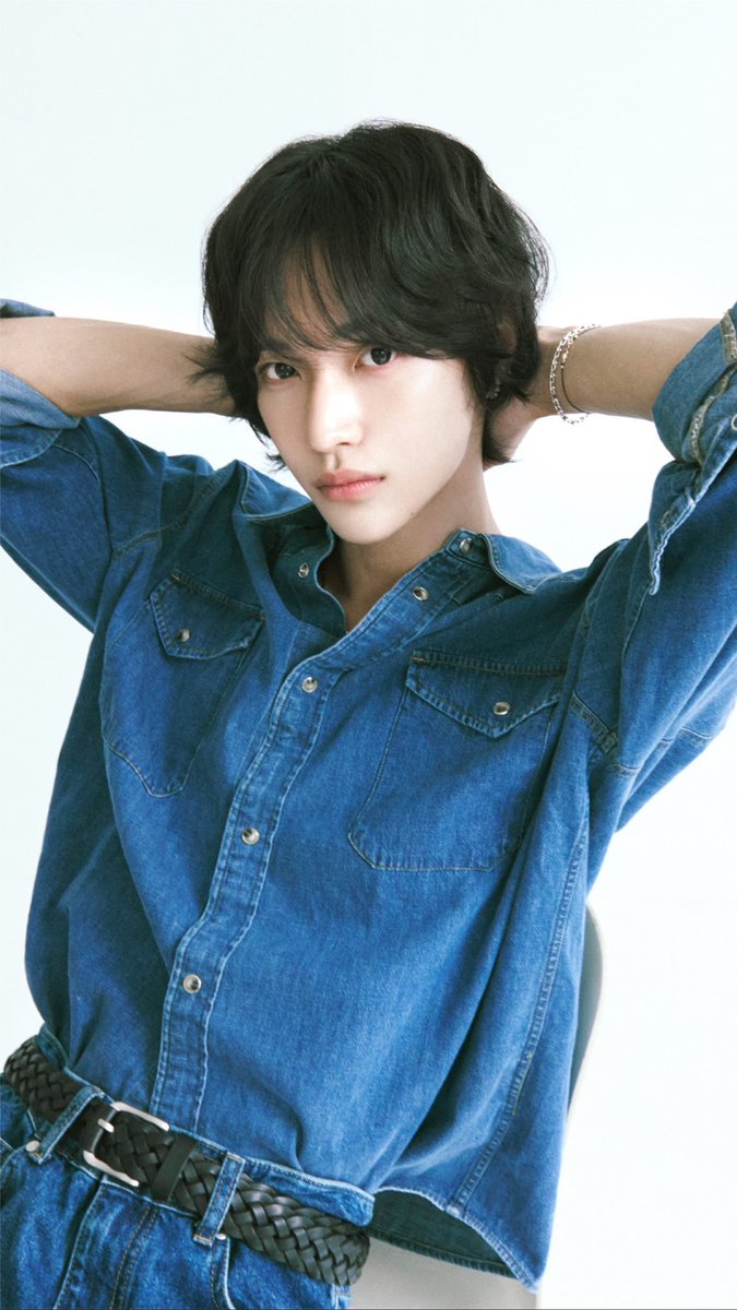 bemyBbin's tweet photo. 라이즈 시그 지금까지 4번 나왔는데
원빈이 올타임 레전드였던 거 아시는 분
작년에 좋아서 울었는데 이번 컨셉 작정하고 온 것 같아서 너무 좋음.............
시그 아니면 볼 수 없는 컨셉츄얼 이미지가 좋다고 말해.,,, https://t.co/HAFhe6r4It