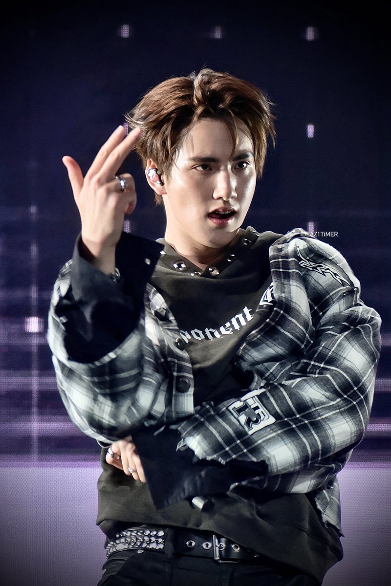 IDEAZONETIMER's tweet photo. chest voice di wa~ 🔥

#PHUTATCHAI 
#SONRAYSHOWCASE2026 https://t.co/gRkRiPd61i