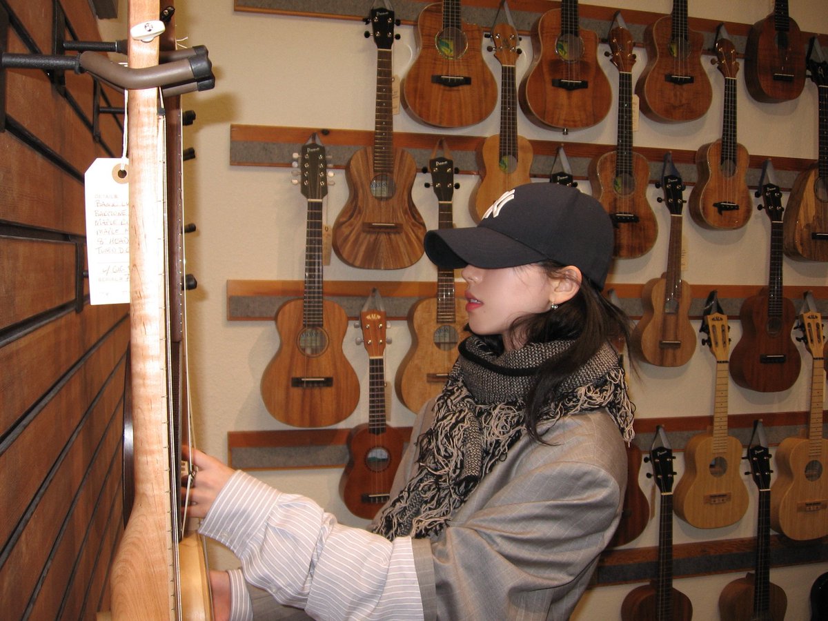kirinyangz's tweet photo. 261010 🩵💭 12:16PM KST

📸 x4

“I’ll practice and make sure to play the ukulele for you” https://t.co/3NUuIYonPd