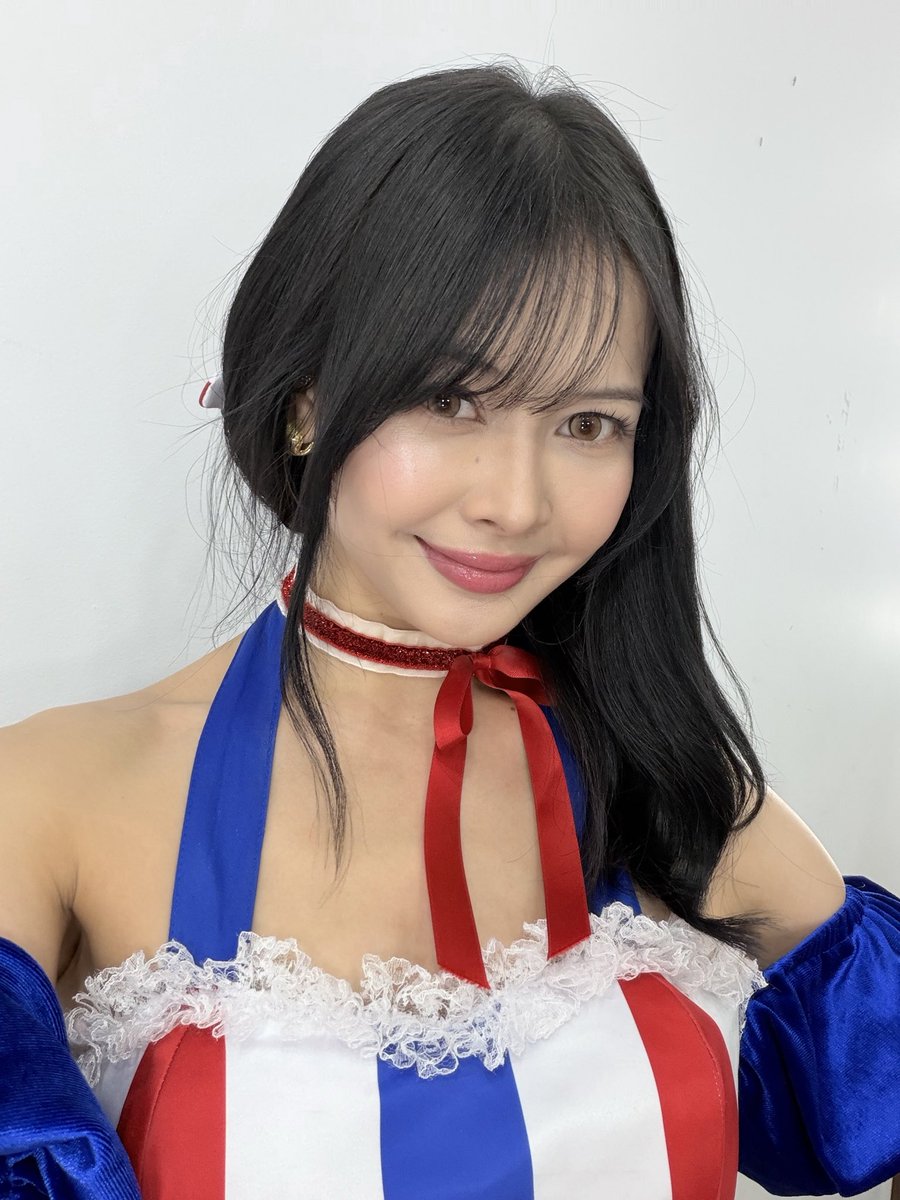 F_FeniJKT48's tweet photo. Surprise!!

Semalam jadi penampilan on air pertamaku setelah hiatus, dan senang banget dikasih kesempatan untuk membawakan #KuSangatSuka 🥹

Maaf ya baru perform lagi hehe. Thank you for waiting, love you all https://t.co/dsXhJrDymk