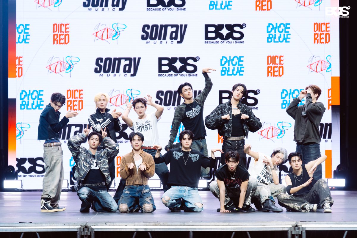 BUS_SONRAY's tweet photo. And that’s a wrap for SONRAY SHOWCASE 2026! 💥

ขอบคุณทุกคนที่มาร่วมเป็นส่วนหนึ่งของงานโชว์เคสครั้งนี้ และคอยส่งกำลังใจให้พวกเรามาโดยตลอดทั้งวันนะครับ 〰️ พวกเราจะไม่หยุดพัฒนาตัวเอง และตั้งใจทำผลงานดี ๆ ออกมาให้ทุกคนได้เห็นกันต่อไป ฝากเป็นกำลังใจให้พวกเราในปี 2027 และปีต่อ ๆ ไปด้วยนะครับ เส้นทางของพวกเรายังมีอะไรให้ทุกคนได้เจออีกเยอะเลยครับ! 🫶🏻✨

#SONRAYSHOWCASE2026  
#BUSbecauseofyouishine
#SONRAYMUSIC