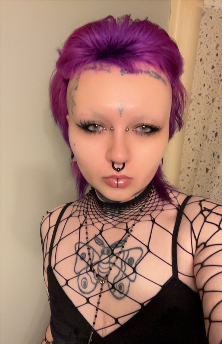 binjisoya's tweet photo. oh yeah my hair is orple now 💜💜
gonna need to get some toys or cute lingerie to match.. >:3 https://t.co/dam0HqDVKs