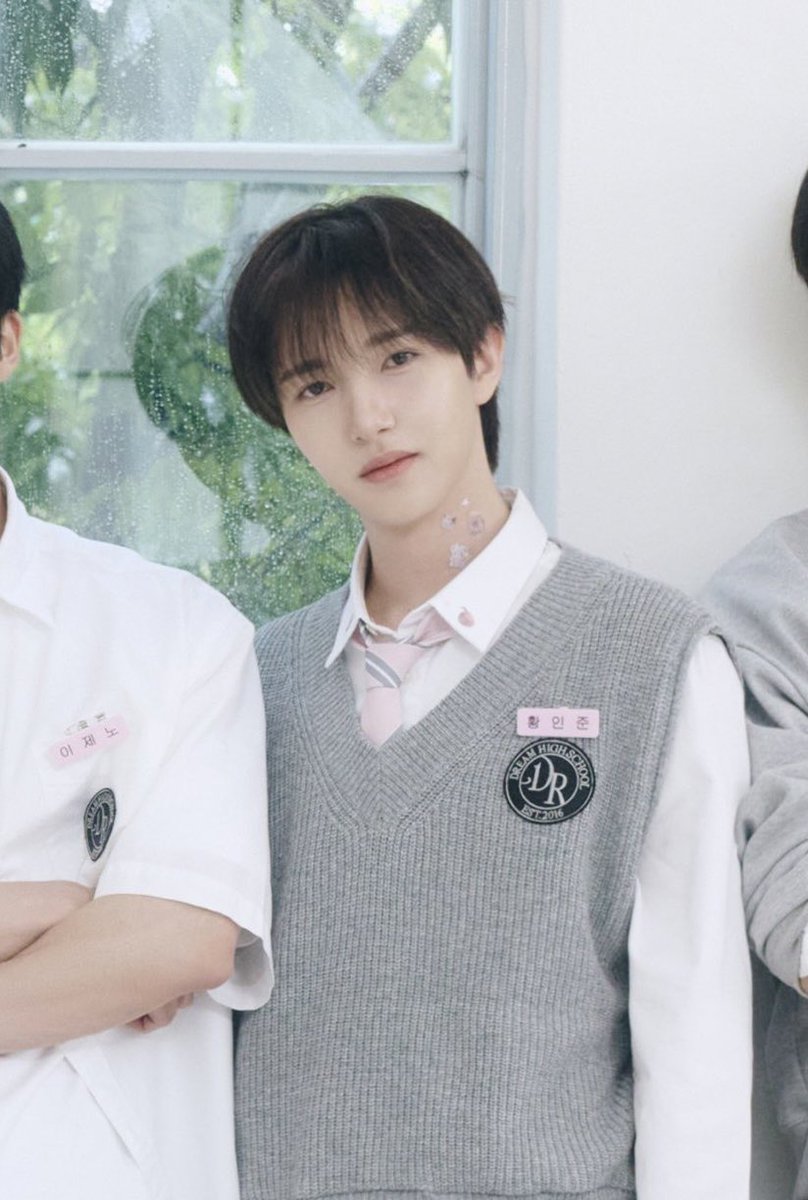 POPCORNBOBO323's tweet photo. 2027 NCT DREAM SEASON’S GREETINGS #RENJUN #런쥔 

《Heart Fluttering, Even If It’s Just a Dream! 두근두근, 꿈이라도 좋아!》

💭 CHARACTERS

HUANG RENJUN | 황인준
The Smiling Angel ♡
3rd-Year Student, Art Club 🎨 https://t.co/Ooe1RupS3v