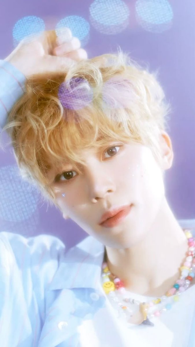 sionlovebot's tweet photo. sion for season's greetings through the year ✨️ https://t.co/aKnUDP0ltZ